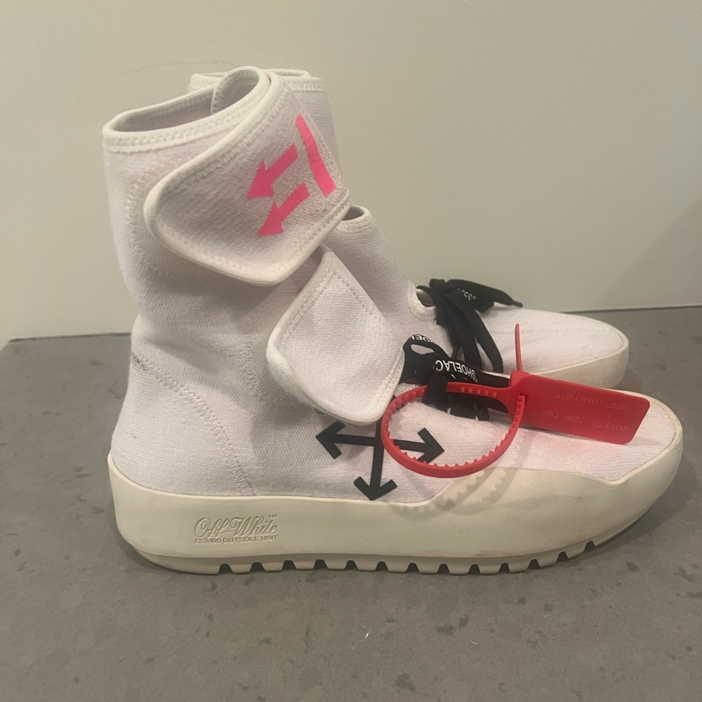 Off-White High-Top Sneakers with Pink and Black Accents